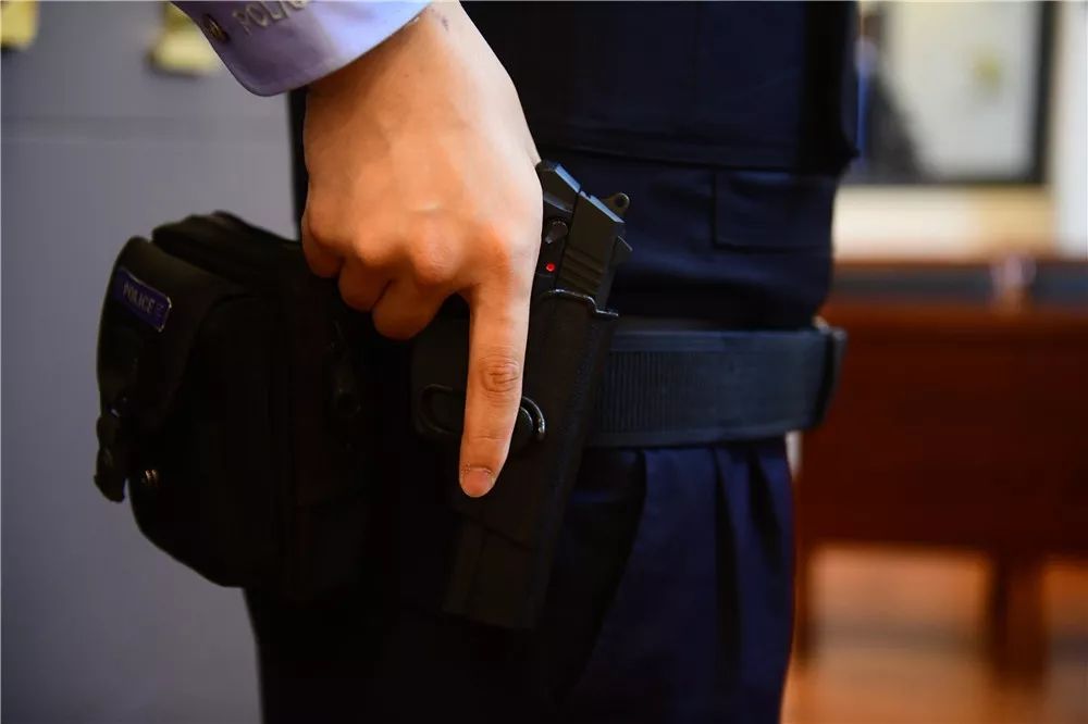 硬气！民警回击“黑社会”威胁：如果怕，我就当不了扫黑刑警