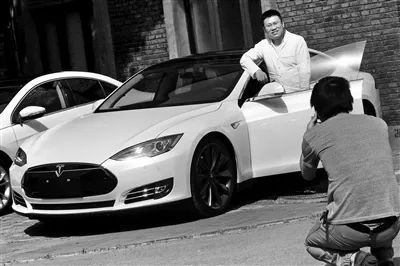 开奥迪汽车的明星,开蔚来汽车的明星