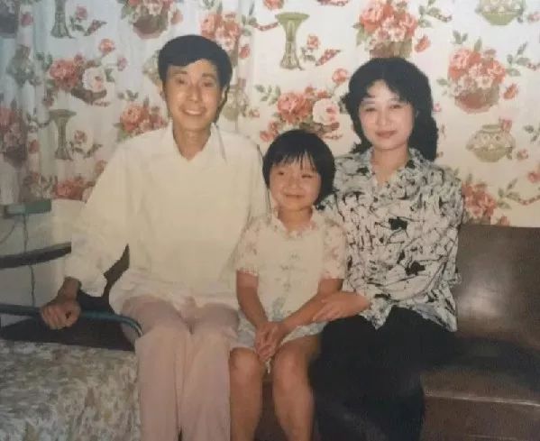 编织皇后李黎明,她是服装艺术界最耀眼的编织皇后