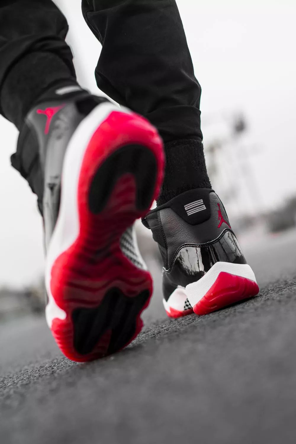 aj11黑红low2017发售,aj1mid万圣节黑红刺绣