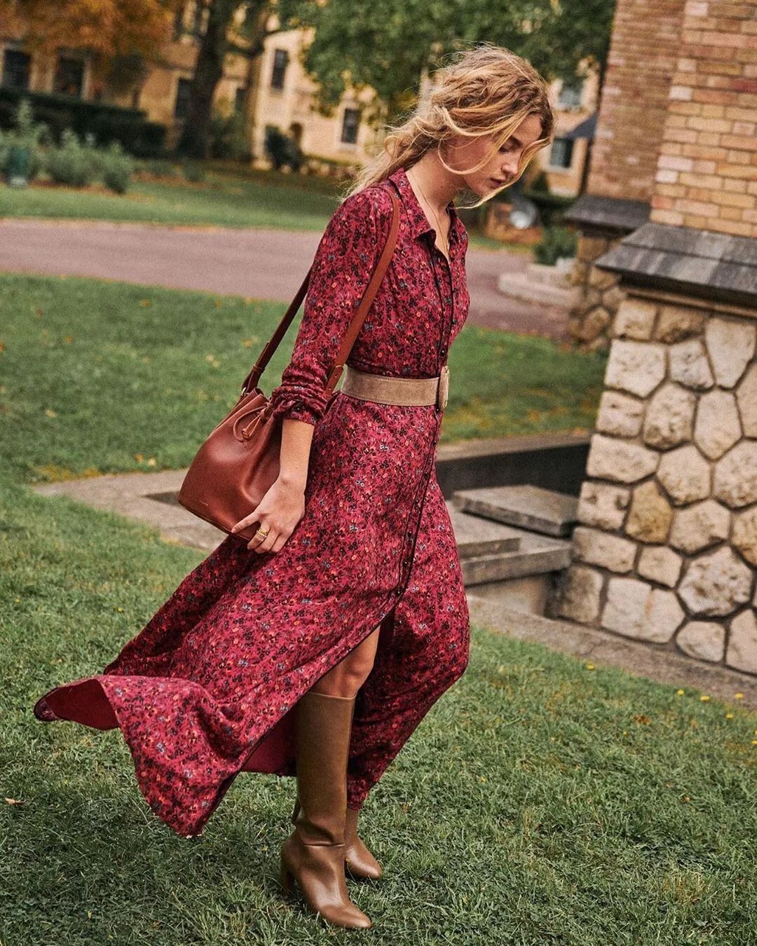 今年冬天最流行的5款靴子,今年流行的靴子都是给粗腿准备的