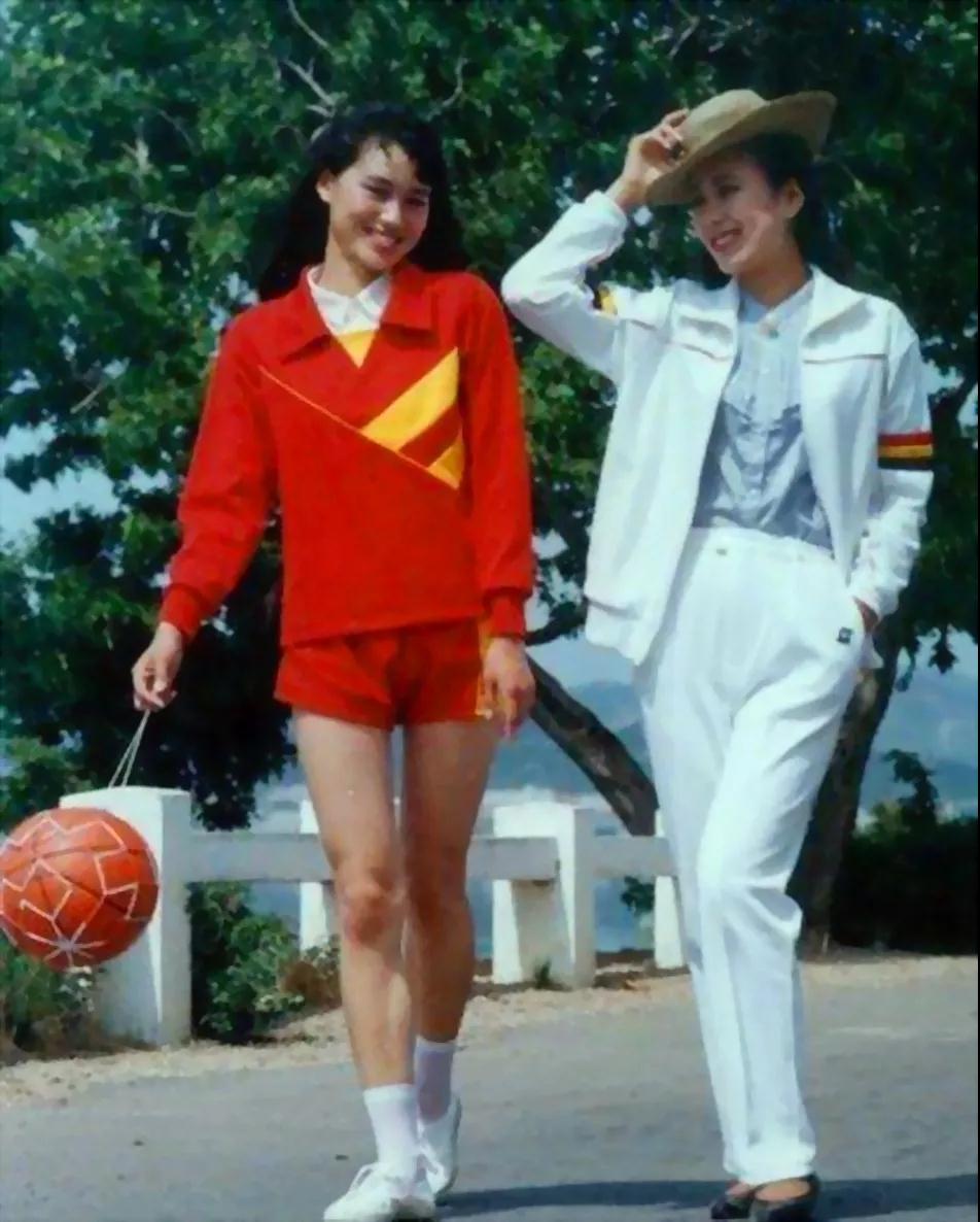 好姑娘是怎么一点一点变坏的(1980-1989)--艰难的叛逆和漫长的告别