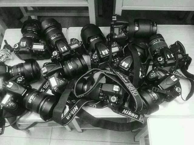 趣读丨我花三块钱买了朋友圈人设服务,然后我的人设崩了…