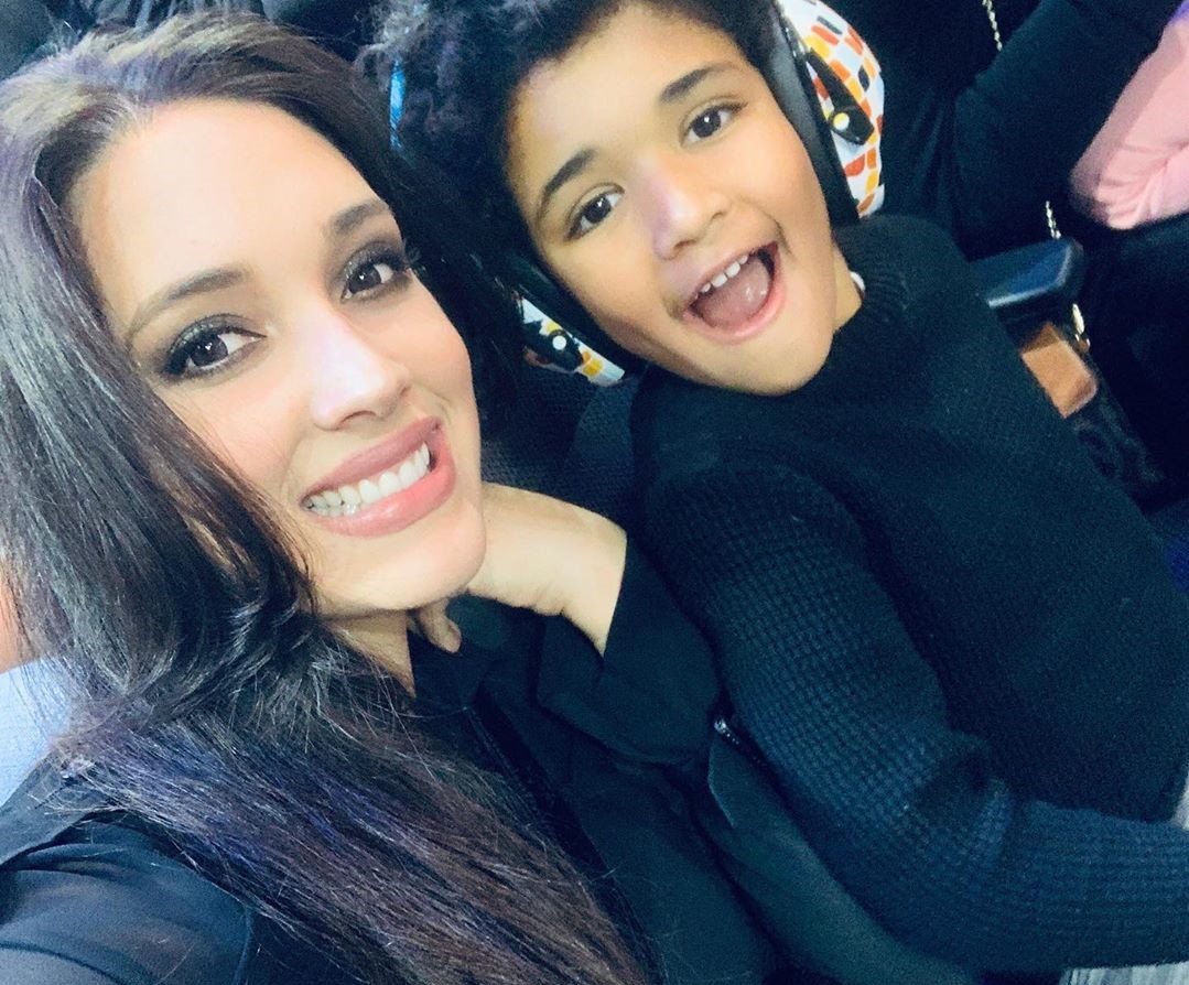 甜蜜美满！霍弗德妻子晒儿女幸福生活动态：妈妈的宝贝