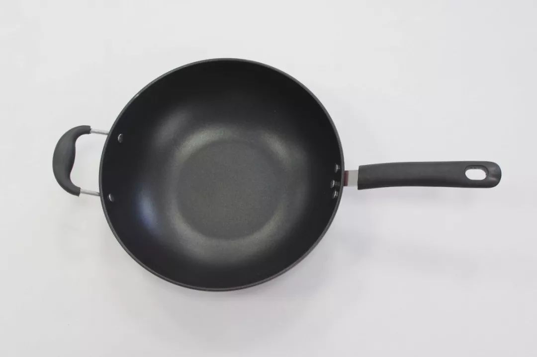 无涂层不粘锅爱仕达铁锅,炊大皇无涂层不粘铁锅
