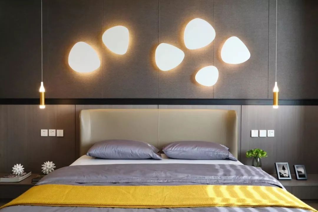 床头空荡荡是怎么回事,床头墙面空荡荡怎么办