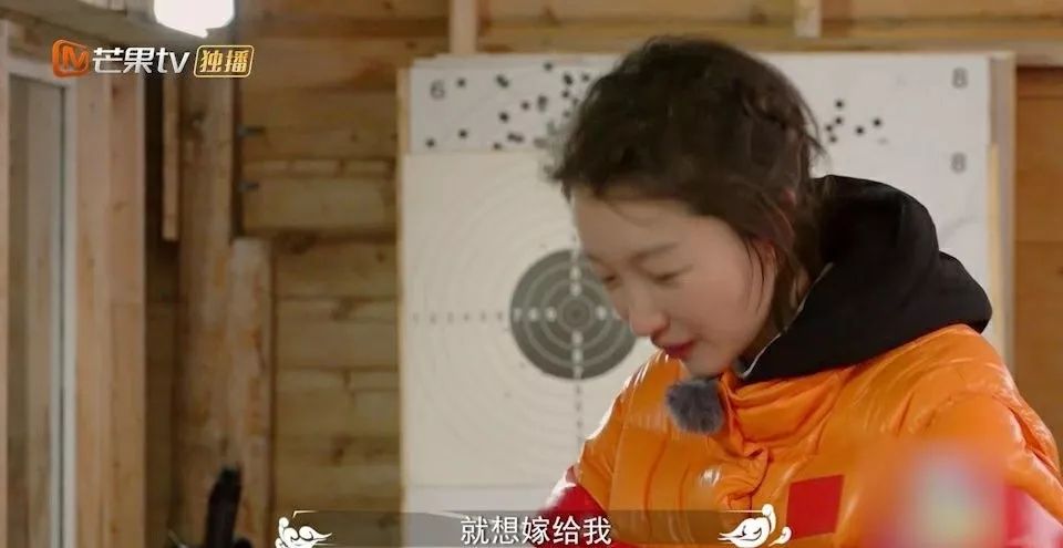 周冬雨觉得自己好看吗,周冬雨说她自己高级脸视频