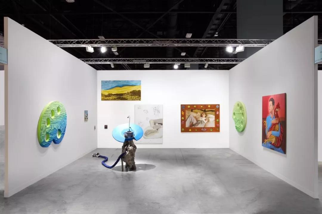 12万美元售出一支卡特兰的香蕉？巴塞尔迈阿密的消费主义悖论与生态危机议题