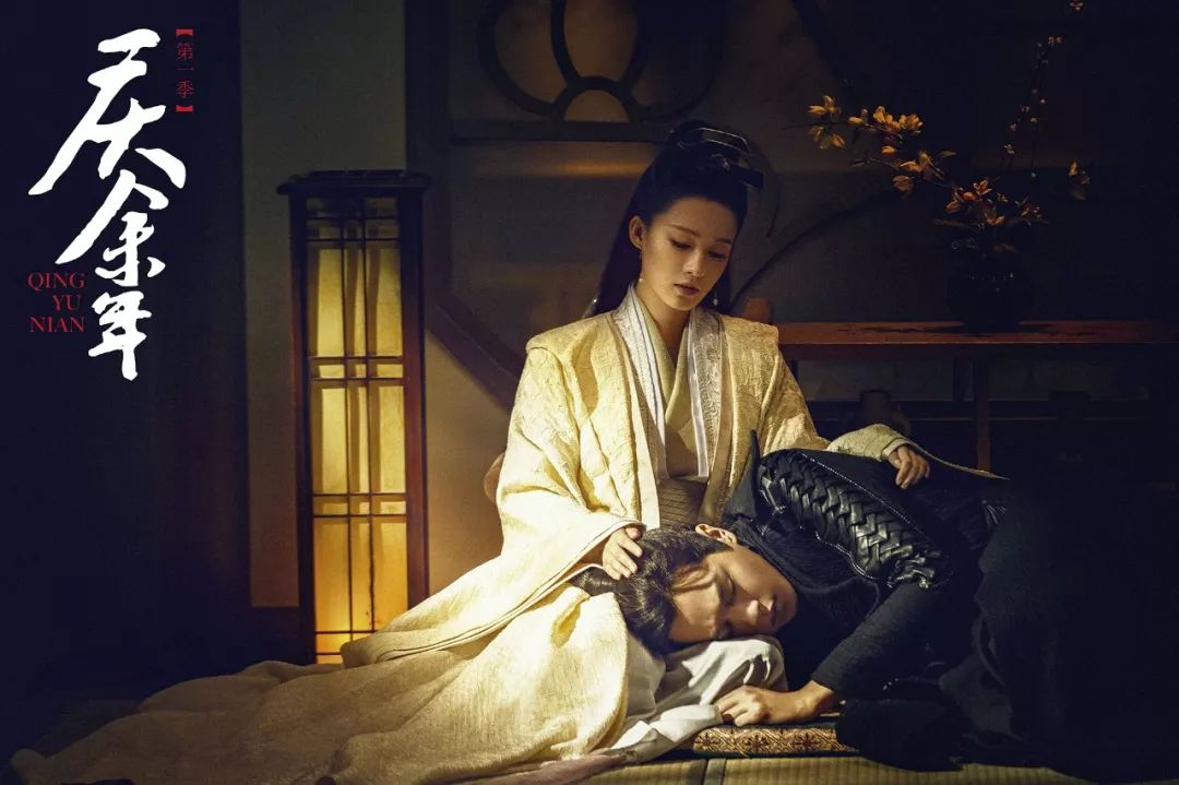 在李纯的高铁化妆视频里,我发现了女明星画眼影的新潮流