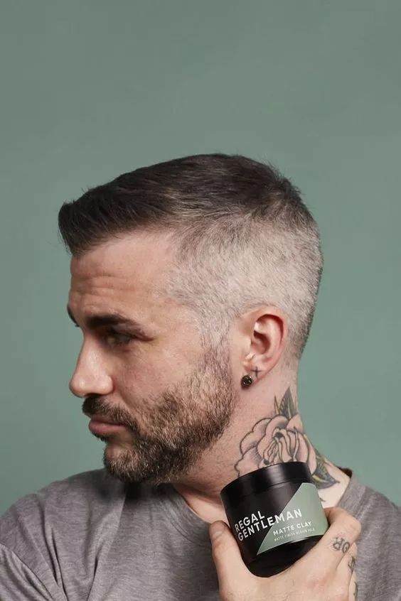 头发鼓起来压不下去,头发炸了压不下去