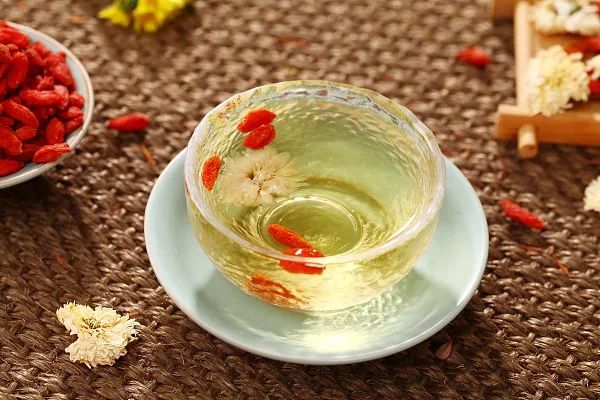 哪种菊花茶清热去火效果最好,蒲公英和菊花茶能清热去火吗