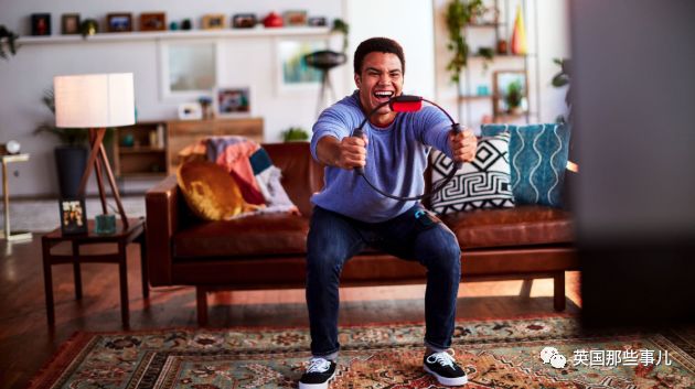 在拼多多买东西送女孩会怎样,拼多多买礼物送人会觉得廉价吗