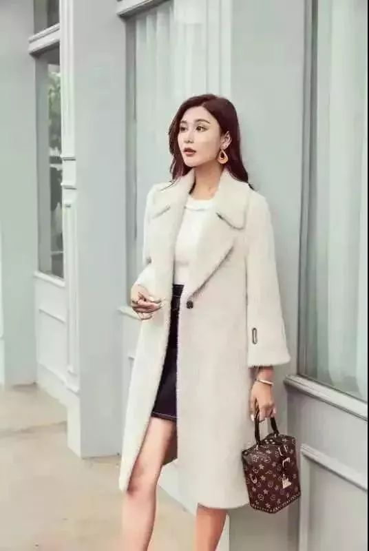 100%纯羊绒围巾清仓直播同城发货,厂家清仓直销獭兔毛围巾