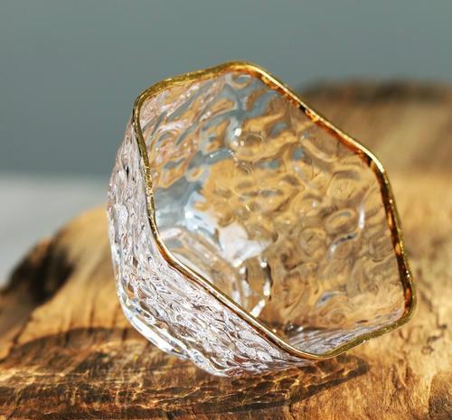 泡绿茶先放茶叶还是先倒水,绿茶冲泡是先放茶叶还是先倒水