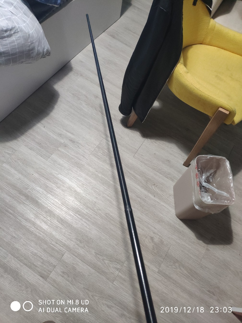 鱼竿被502胶水粘住拉不出来怎么办,鱼竿破裂最好的修复方法