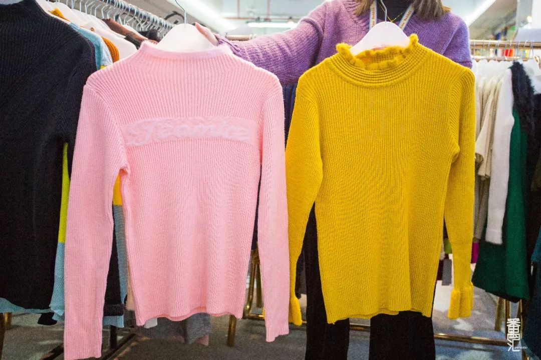 品牌羽绒服工厂99清仓,番禺南村羽绒服厂家清仓