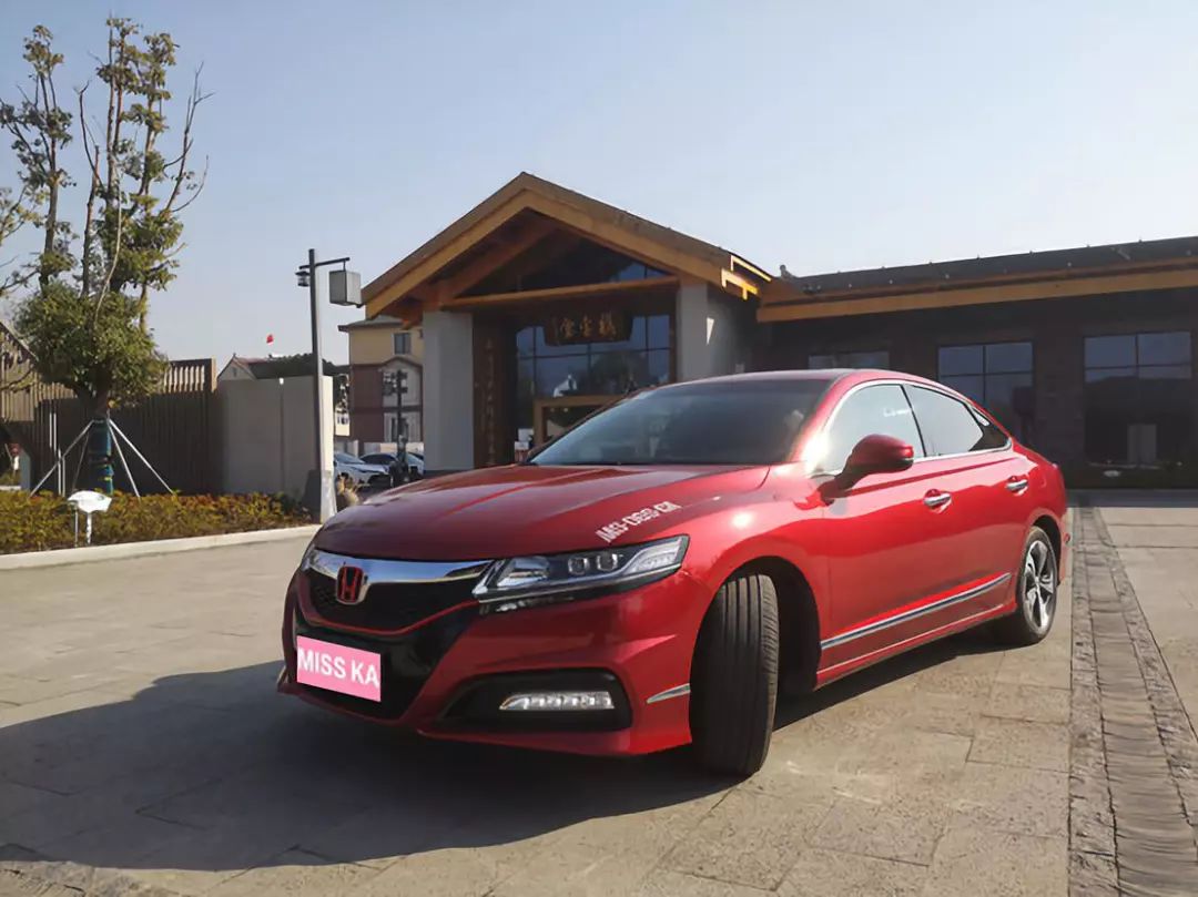 退伍军哥哥选的靠谱车：少点配置不要紧，中控单一可原谅，把思铂睿日常保养做到位，不能亏待“小老婆”