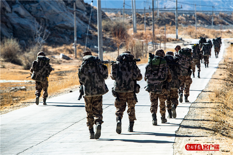 负重70斤登山,负重30斤拉练70公里