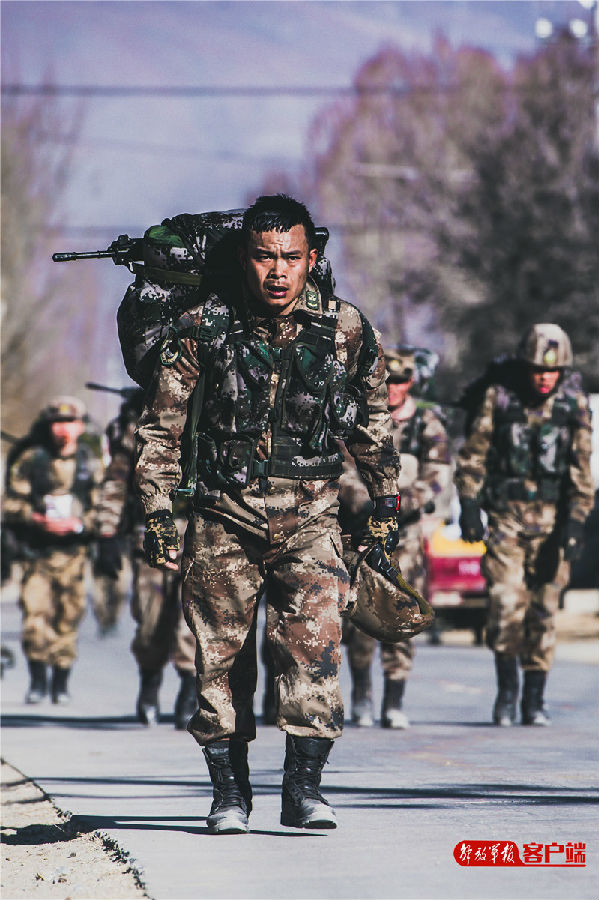 负重70斤登山,负重30斤拉练70公里