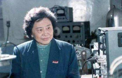 我们身边的楷模,榜样我们永远铭记