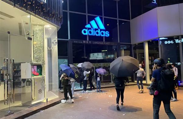 adidas宣布代言人,adidas代言人争议