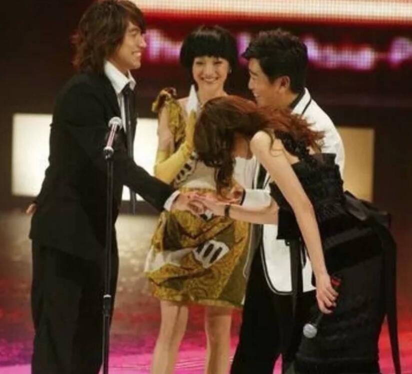 萧亚轩是国际巨星吗,萧亚轩是男的还是女的