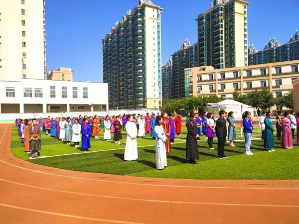 九原区注重开门抓教育实现孩子上学“举步可及”