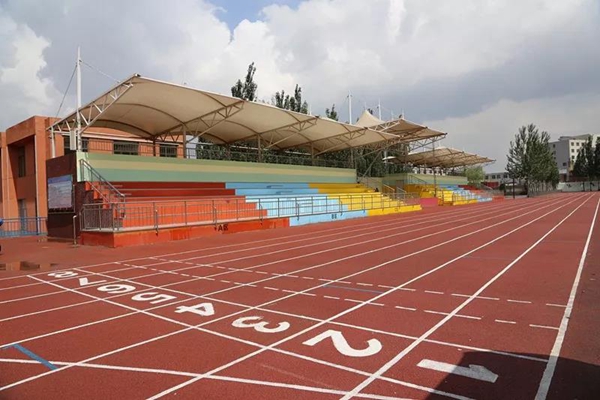 九原区注重开门抓教育实现孩子上学“举步可及”