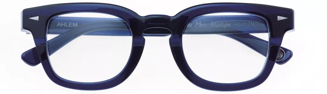 如何通过眼镜找到合适的发型,发型和脸型搭配