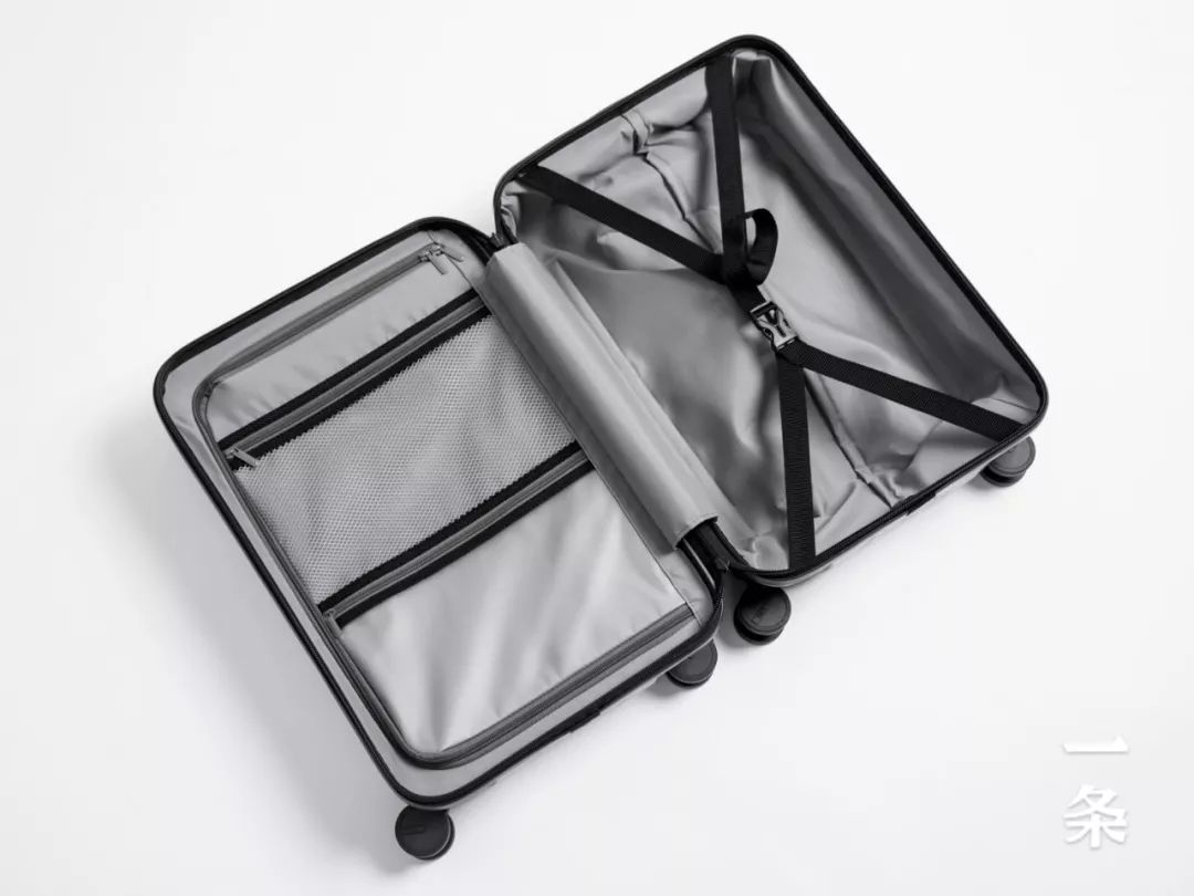 行李箱中的“战斗机”，能定位、不怕丢，还能给自己称重！||Chin@美物