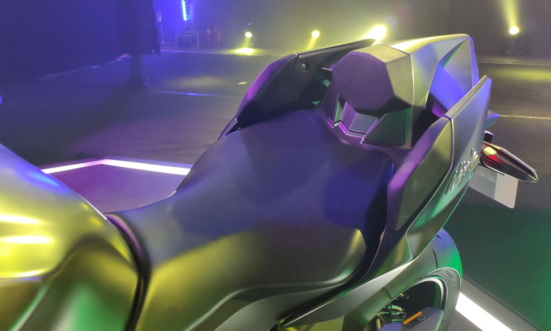 最新川崎zx10r评测,川崎zx-10r2021款摩旅