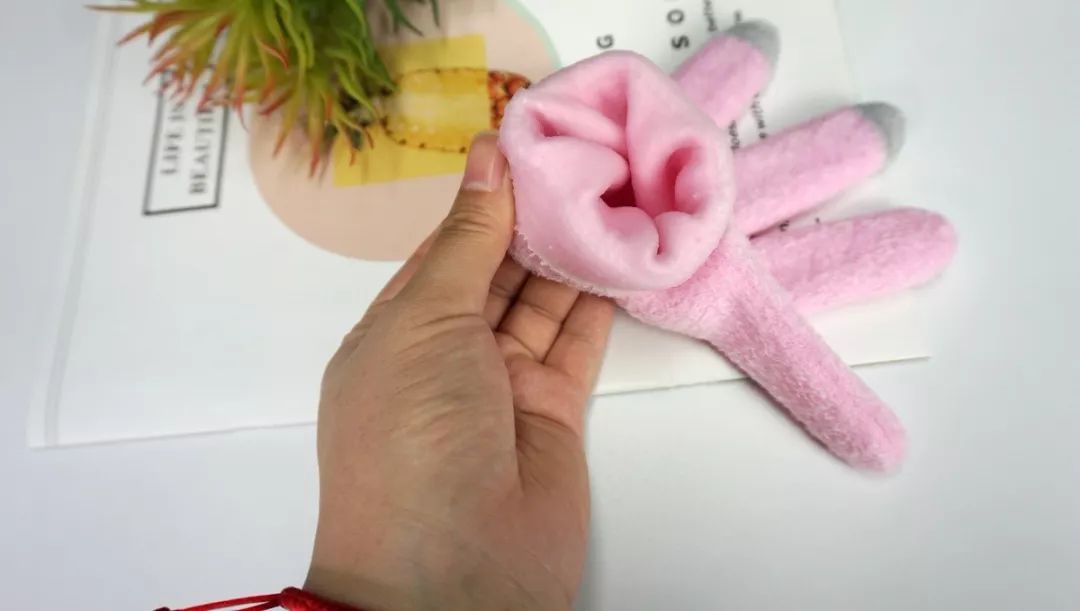 呵护手足|戴手套=精油SPA？还不耽误玩手机？30分钟急救手膜足膜，死皮老茧全消失，让你从头嫩到脚