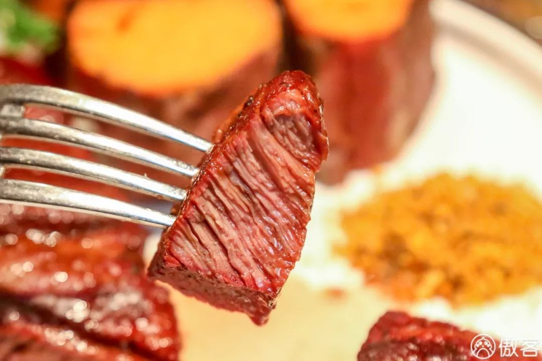 一周了，我还在想着他家的牛排芋酥杏片面包……