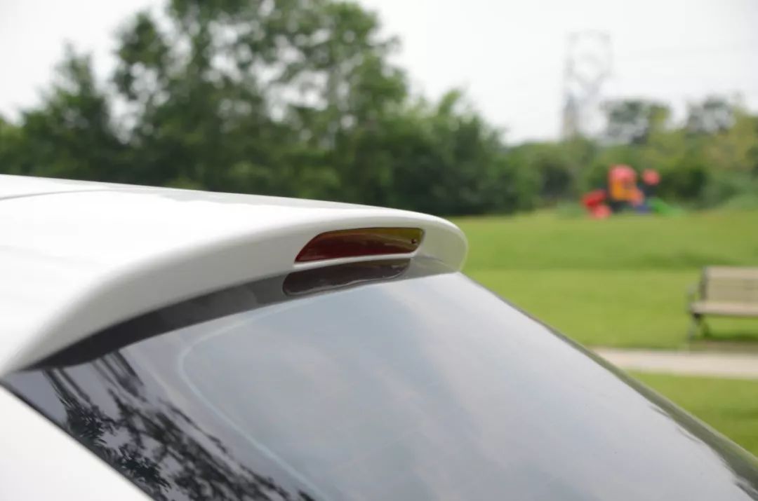 左手丰田右手大众,只花了不到5w成为人生赢家!这辆二手的朗行配置不输自家的卡罗拉!车主赚到了