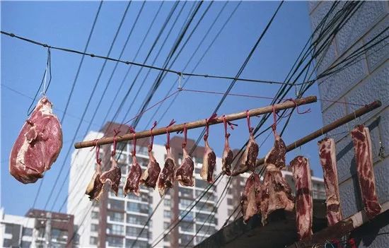 猪肉在春节前的价格是跌还是涨呢,深度解析猪肉涨价