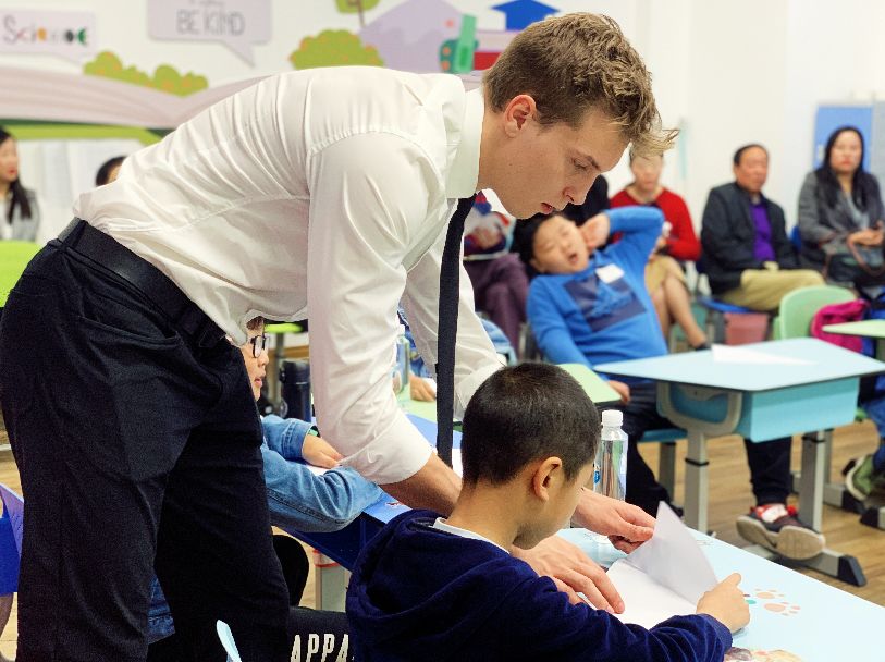 这所学校到底值不值得读？记者带你一探究竟