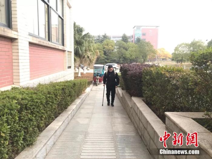 励志残疾小伙子,励志脑瘫小伙