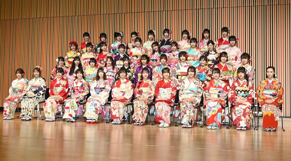 akb48女团48人一起舞台,akb48的成员资料