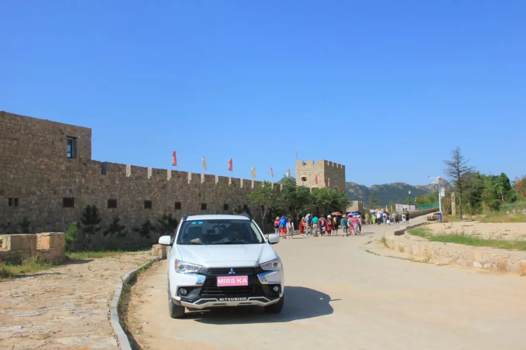 车主买了三菱劲炫，表示物有所值！操控良好的手动挡，外观前卫有格调，内饰被吐槽都不是大事儿