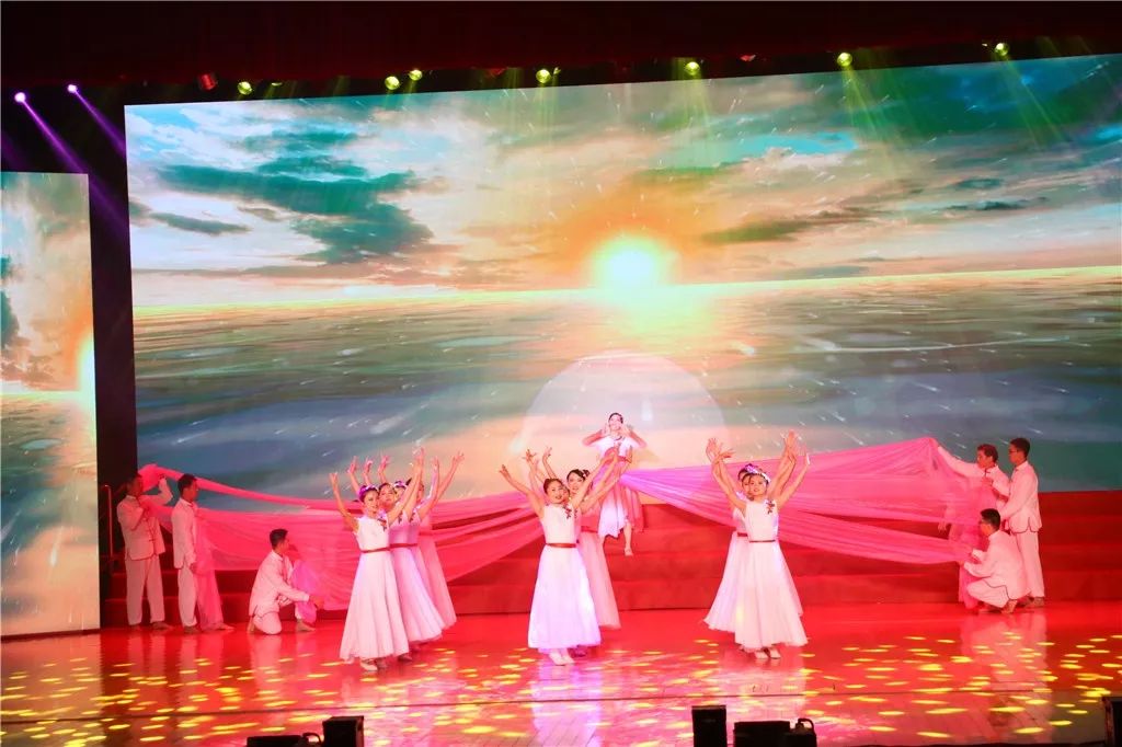 贵港三月三晚会,嗨翻啦