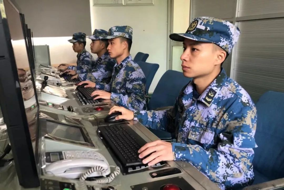 万里海疆战鼓擂，新春佳节练兵忙