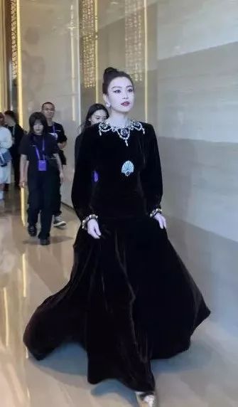 女生最有气质的穿法,女孩子最酷的穿搭