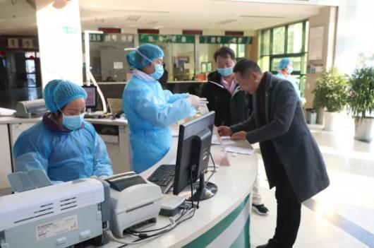 抗击疫情我们都在并肩作战,抗击疫情众志成城我们齐行动