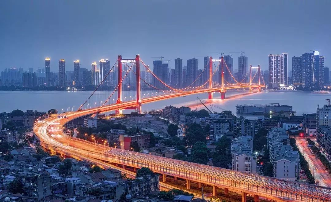 「每日疫情动态」治疗性新冠特免血浆制品投入临床已有2万医护人员驰援湖北“摆拍抗疫”被调查孝感黄冈采取武汉同等隔离救治措施