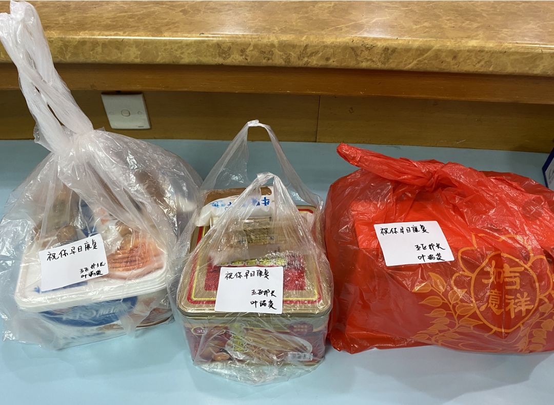 暖！东莞一小患者想要奥特曼才肯抽血，“最美护士”姐姐真买了！