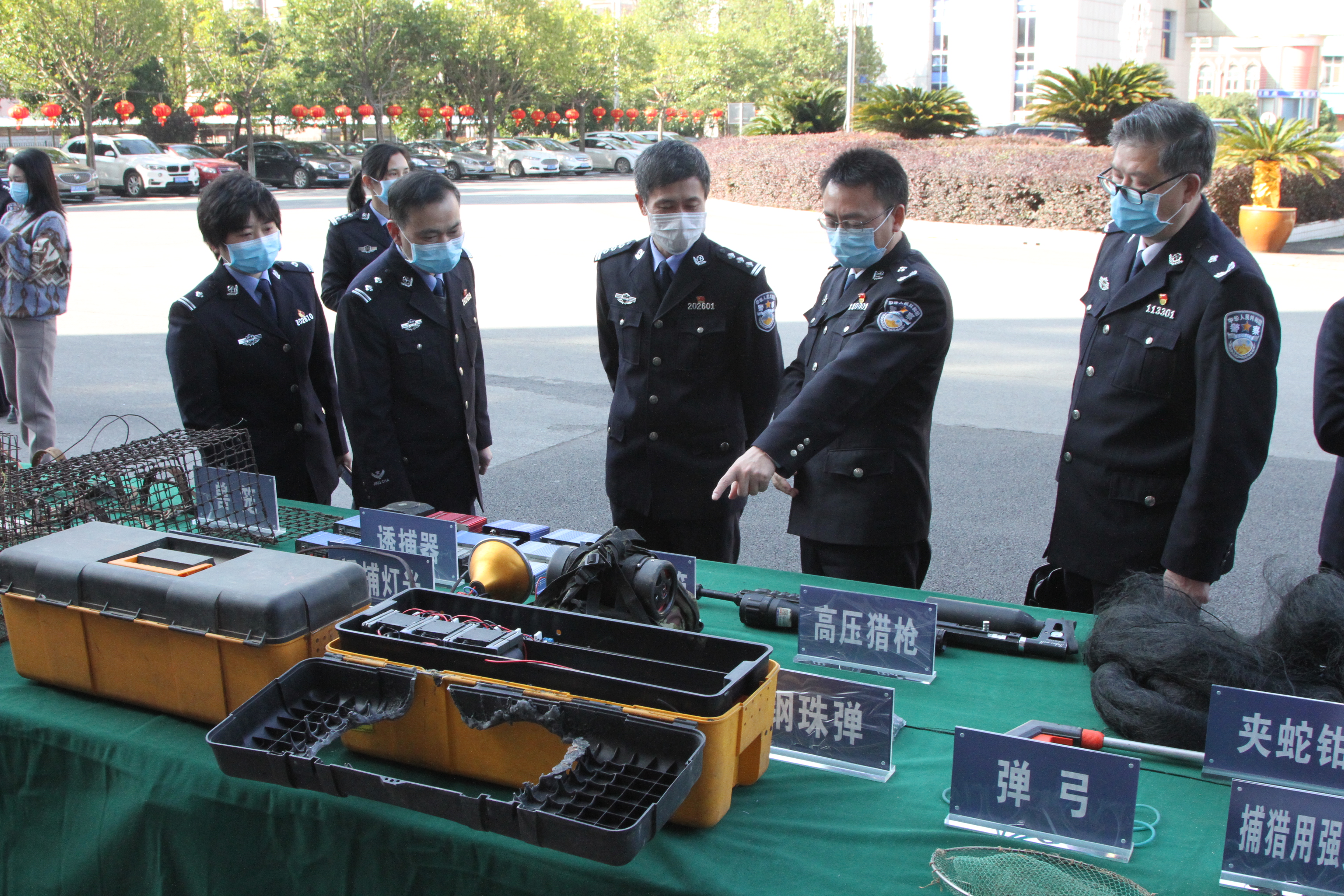 永州公安坚决依法维护疫情防控工作秩序