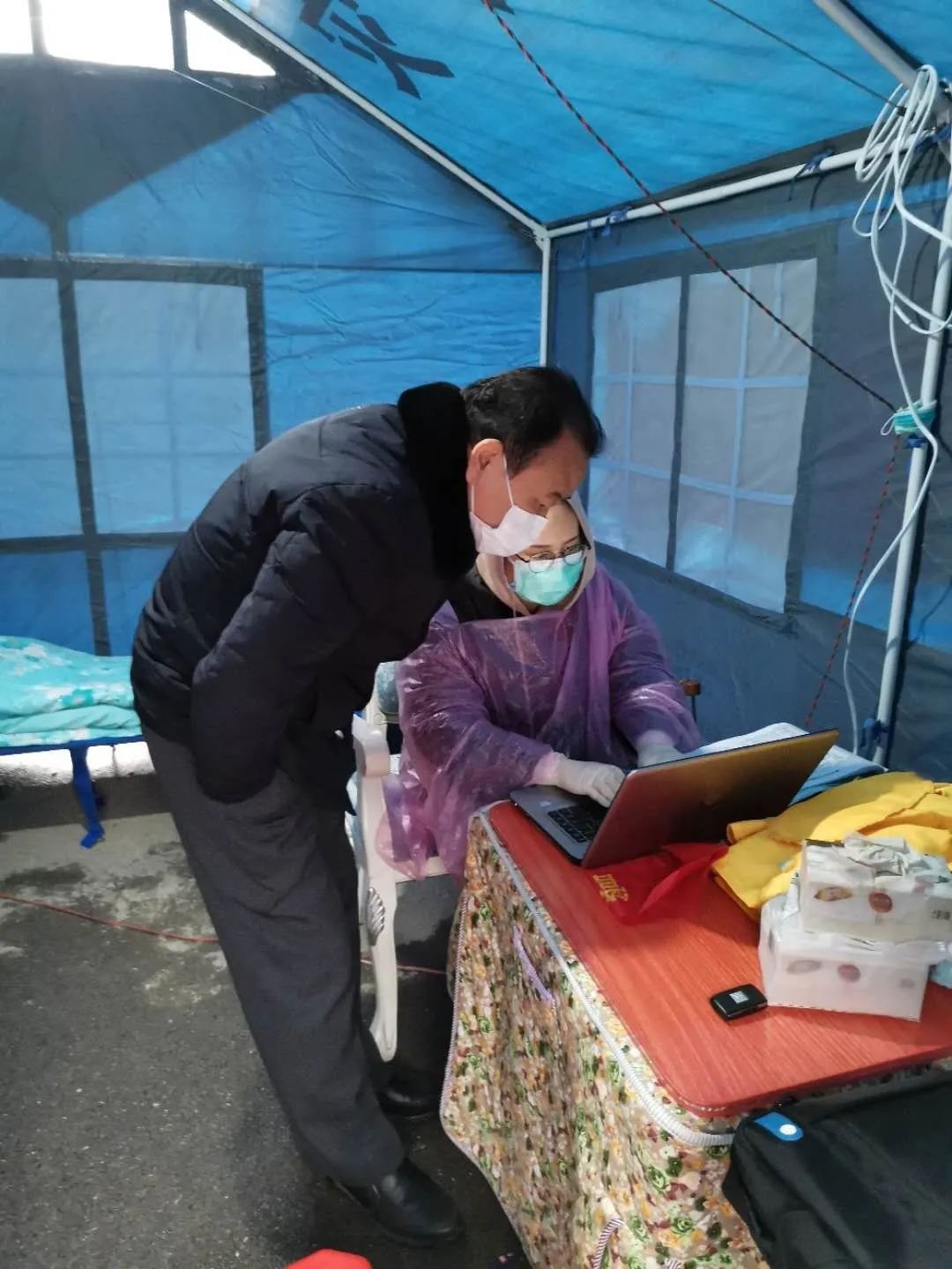 “我就是要出去！”看法官妙招说服各路“购物大妈”“取货大叔”丨直通湖北