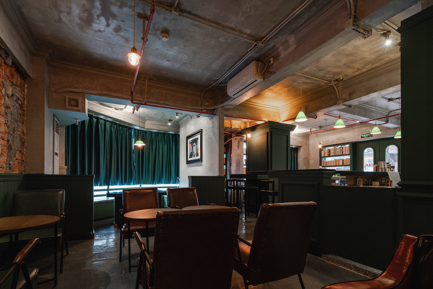 负空间设计丨69㎡的海明威小酒吧