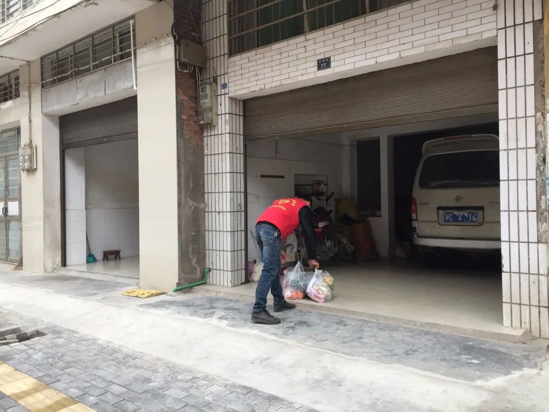 这个家庭“邮局”,接线与派送两不误