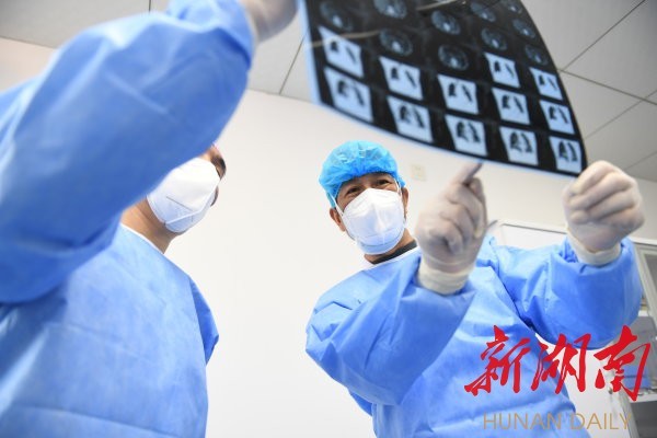 关键时刻冲上去危难关头豁出来,关键时候冲上去危险关头豁出来